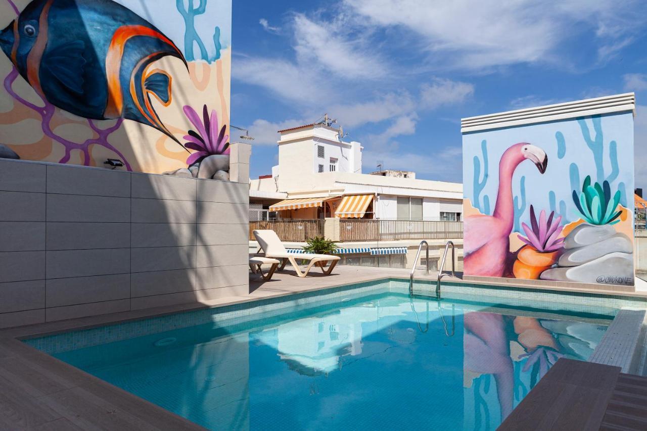 Apartamentos Mayal Con Piscina Benidorm Bagian luar foto
